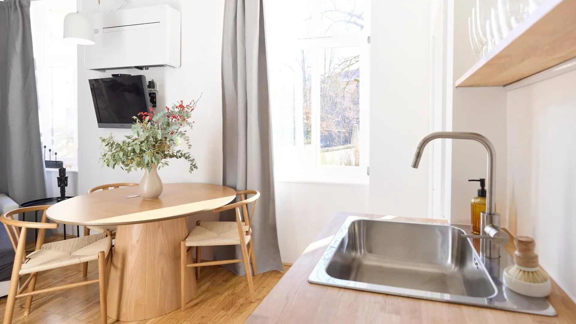 Ella'S River Apartment Lubiana Slovenia